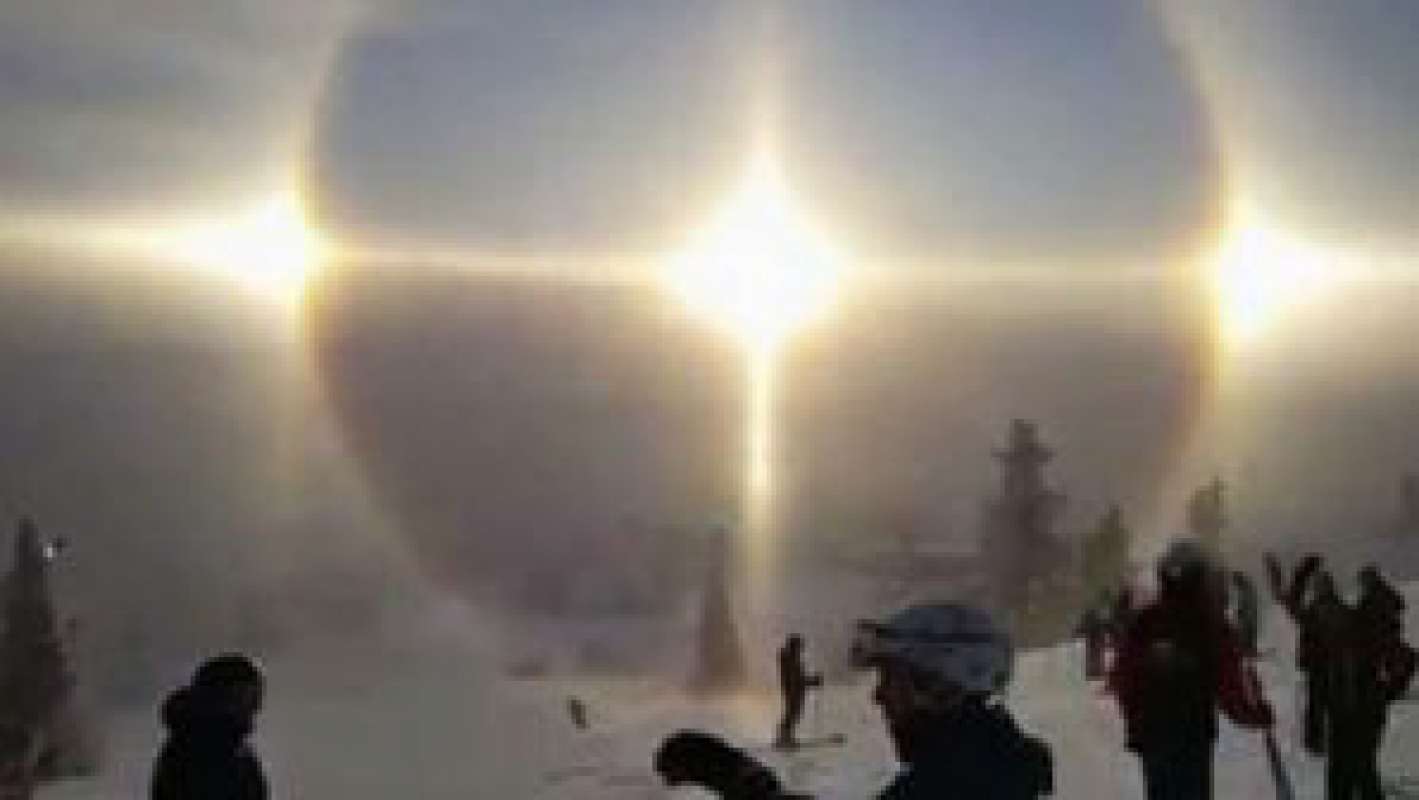 В Швеции сняли на видео четыре Солнца в небе