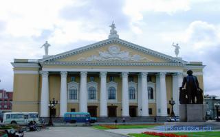 Театр — Сонник Майя Театр — Сонник Майя
