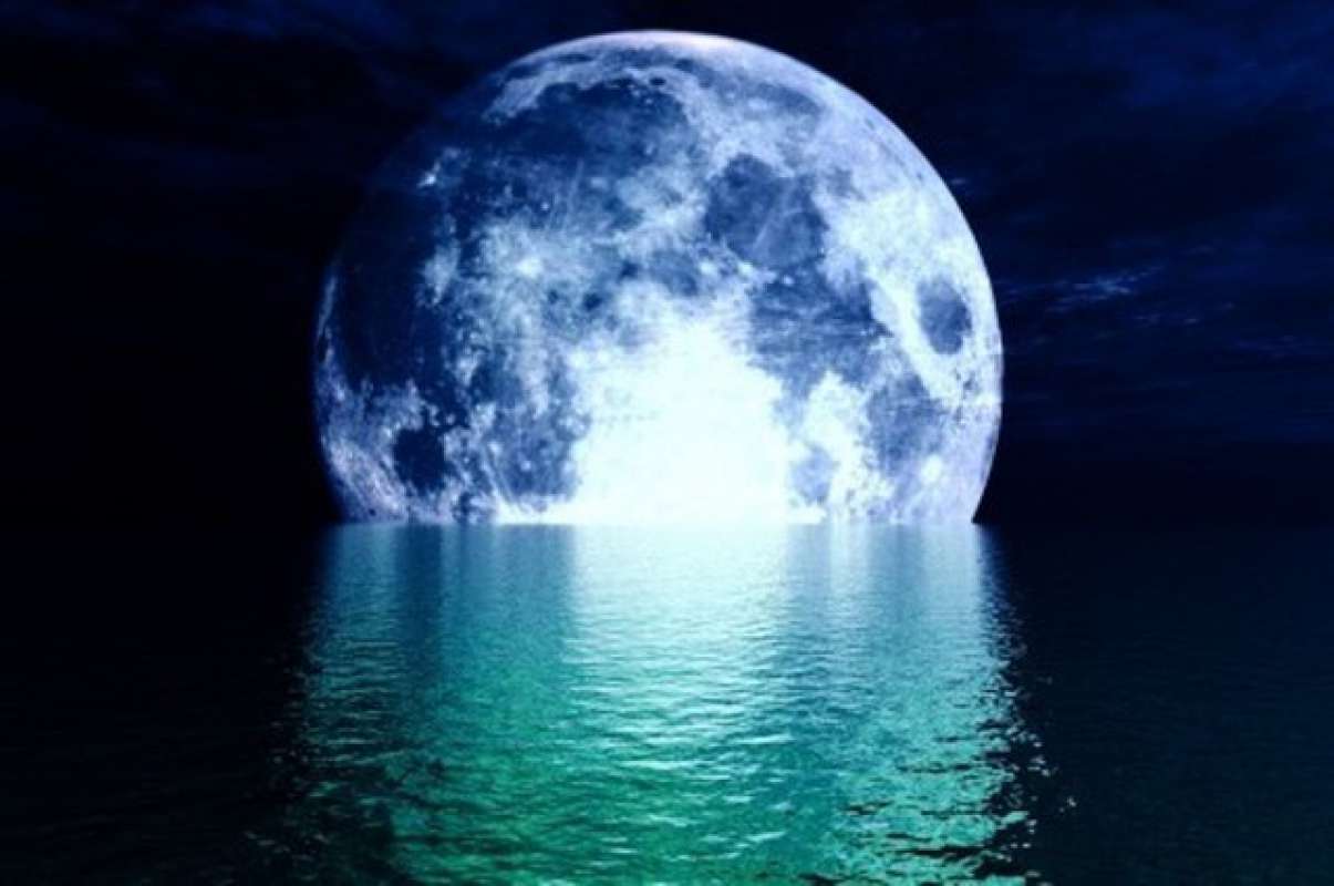 Лунный свет под водой