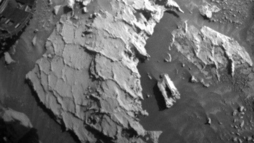 Марсоход NASA Curiosity обнаружил странные «соты» и «вафельные» узоры на загадочных марсианских камнях Марсоход NASA Curiosity обнаружил странные «соты» и «вафельные» узоры на загадочных марсианских камнях