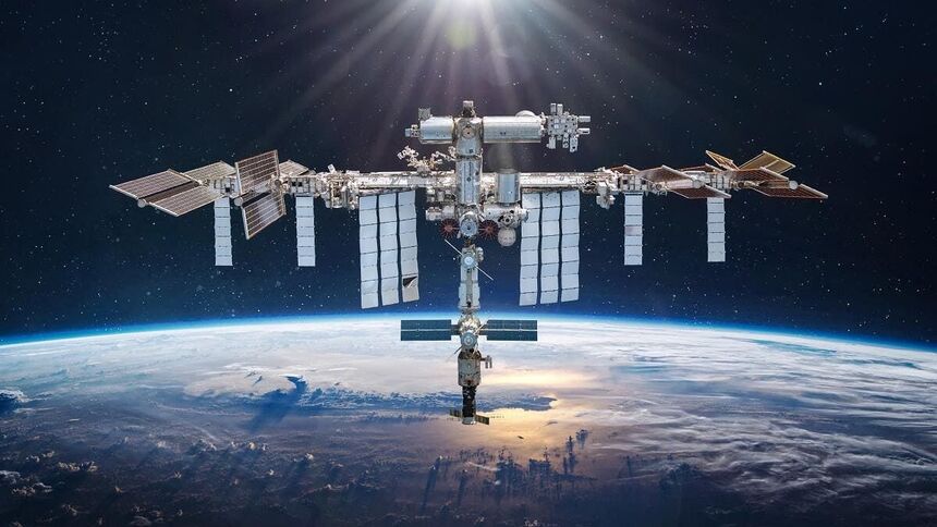 Невидимая битва за герметичность: как на МКС охотятся за микротрещинами Невидимая битва за герметичность: как на МКС охотятся за микротрещинами