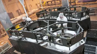 Космический телескоп NASA James Webb обретает крылья