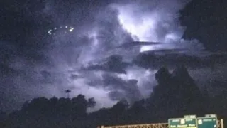 Очевидцами было заснято НЛО над городом Хьюстон