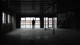 Трое швейцаров уволились с работы из-за призраков 