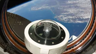 Космонавты установили на модуле "Звезда" камеры высочайшей четкости