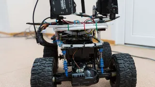 Политехники из Томска создали «Мобиробота», способного выполнять функции учителя