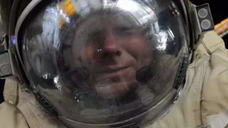 Краснодарец зафиксировал свой юбилейный выход в открытое космическое пространство с помощью селфи