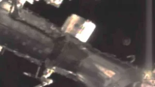 Огромный НЛО возле МКС