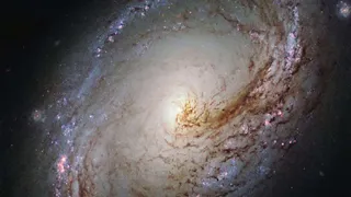 Новые фотографии ассиметричной галактики «Мессье96»