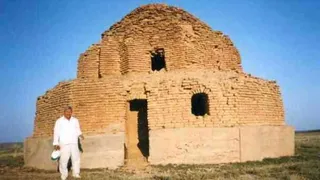 Мавзолей «Карагул батыра» в Казахстане, в котором покоится трехметровый человек