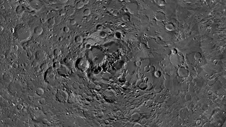 Астрономы получили новые фото северного полюса Луны