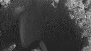  Сотрудники NASA опубликовали фото миграции дюн на Марсе