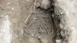 В Италии обнаружили скелет 13-летней «ведьмы» 