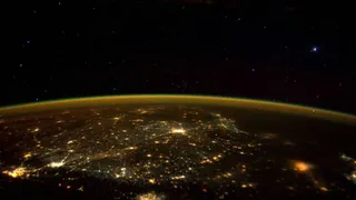 Астронавты NASA сфотографировали НЛО 