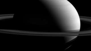  На сайте NASA появились новые фотографии Сатурна  