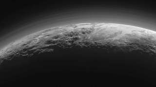 На первых фото Плутона с близкого расстояния ученые обнаружили облака 