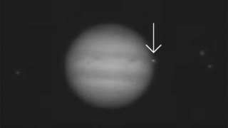 Астроном-любитель запечатлил падение астероида на Юпитер 
