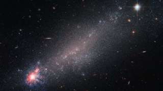 Хаббл запечатлел следы рождения звезд