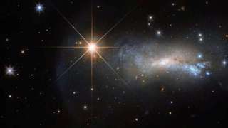 НАСА обнаружило звезду, затмившую галактику