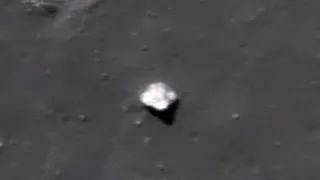 Чёрный НЛО на Луне удивил уфологов