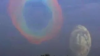 В сети интернет обсуждают таинственное атмосферное явление