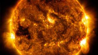 Ядро Солнца вращается аномально быстро, выяснили ученые
