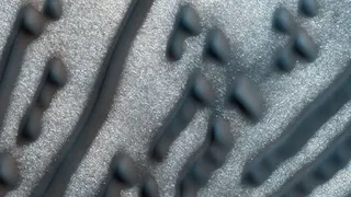 Марс оказался планетой миллиона «пылевых дьяволов»