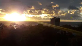 Жители Сочи заметили в небе загадочную планету лимонного цвета