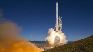 "SpaceX" начала расследование из-за взрыва ракетного двигателя