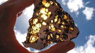 Кому выгоден миф о падении гигантского метеорита на Поволжье