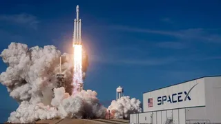 SpaceX будет ловить часть запущенной ракеты гигантской сетью