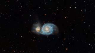 Галактика Водоворот создаёт звёзды из водорода, "украденного" из соседней галактики
