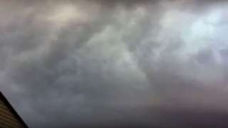 Поразительно точный треугольник из облаков увидели в Мичигане