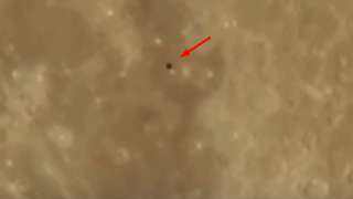 Астроном-любитель записал на видео пролетающий над Луной НЛО гигантских размеров