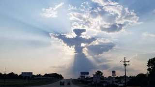  На небе в Техасе обнаружили загадочный ангельский силуэт