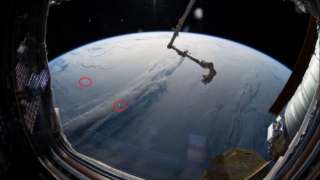 NASA показало фотографии с НЛО над Землёй