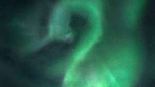 Тайный знак: В небе на Мурманском появилось северное сияние в виде цифры "2"