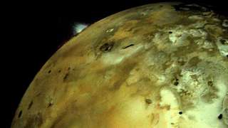 На спутнике Юпитера зафиксировано извержение вулкана