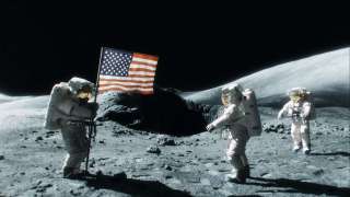 Майкл Пенс: США вернутся на Луну в ближайшие пять лет