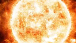 Гигантский НЛО, сфотографированный возле Солнца, ошеломил учёных