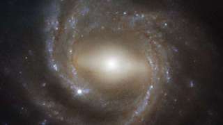 NASA показало завораживающее изображение спиральной галактики в созвездии Пегас