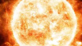 Гигантский НЛО, снятый возле Солнца, ошеломил учёных