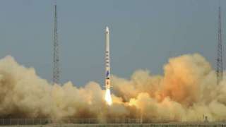 Китай впервые вывел космические спутники на орбиту при помощи коммерческой ракеты