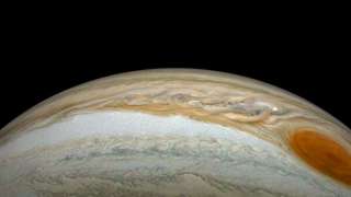 Juno получил новые фотографии Большого красного пятна на Юпитере