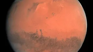 Новые снимки Марса показали что планета состоит из двух разных половин