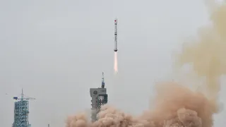 Китай запустил 3 собственных спутника и 10 коммерческих на одной ракете