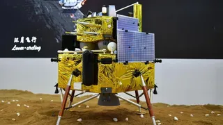 Китайская автоматическая станция Чанъэ-5 успешно прилунилась