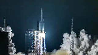 Новая китайская ракета-носитель Chang Zheng-8 совершила свой первый полёт 