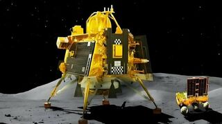 Индийский аппарат Vikram успешно сел в районе Южного полюса Луны