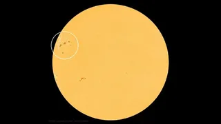 Тайны архипелага: необычные солнечные пятна размером с Землю